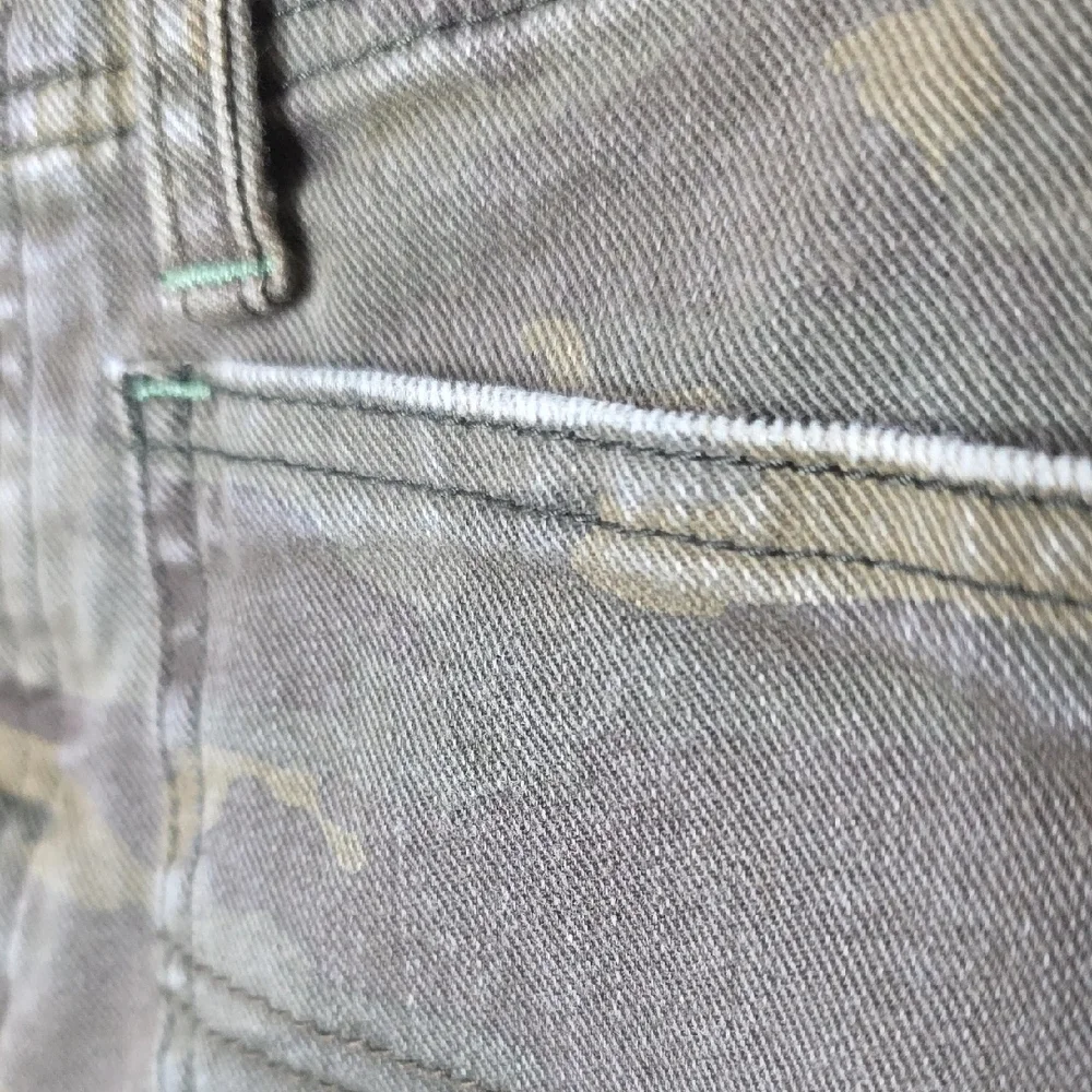 Free People We The Free Commander Camo Denim High Rise Raw Hem Shorts Size 25 - Picture 6 of 13